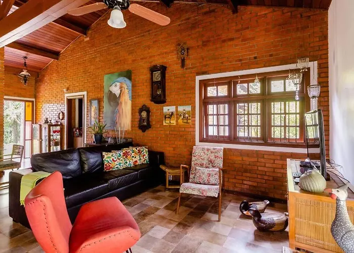 Linda Chacara Em Condo A 40 Min De Sp Com Piscina Climatizada, Churrasqueira, Wifi, 5 Quartos E Muita Natureza