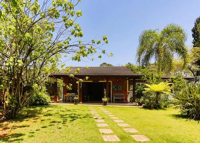 Linda Chacara Em Condo A 40 Min De Sp Com Piscina Climatizada, Churrasqueira, Wifi, 5 Quartos E Muita Natureza